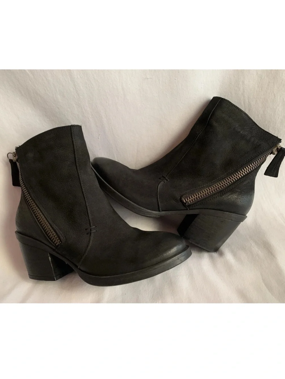 EUC ETHEM BLACK LEATHER SIDE ZIP CHUNKY HEEL ANKLE BOOTIES WOMENS EU36/US 5.5-6M